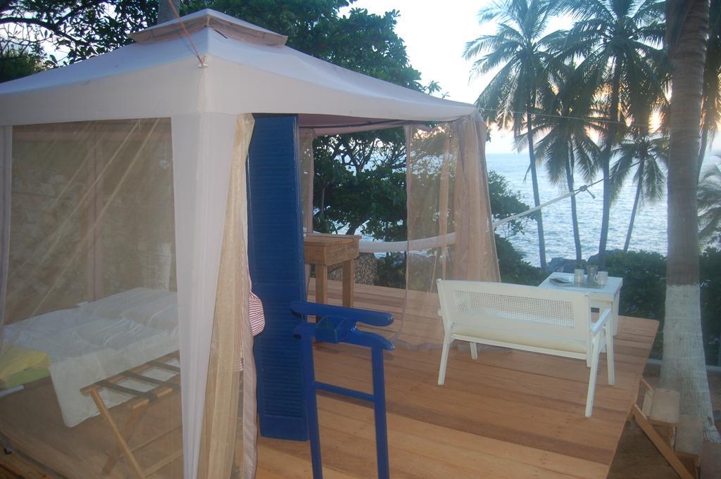 Cocos Camp Acapulco Room photo